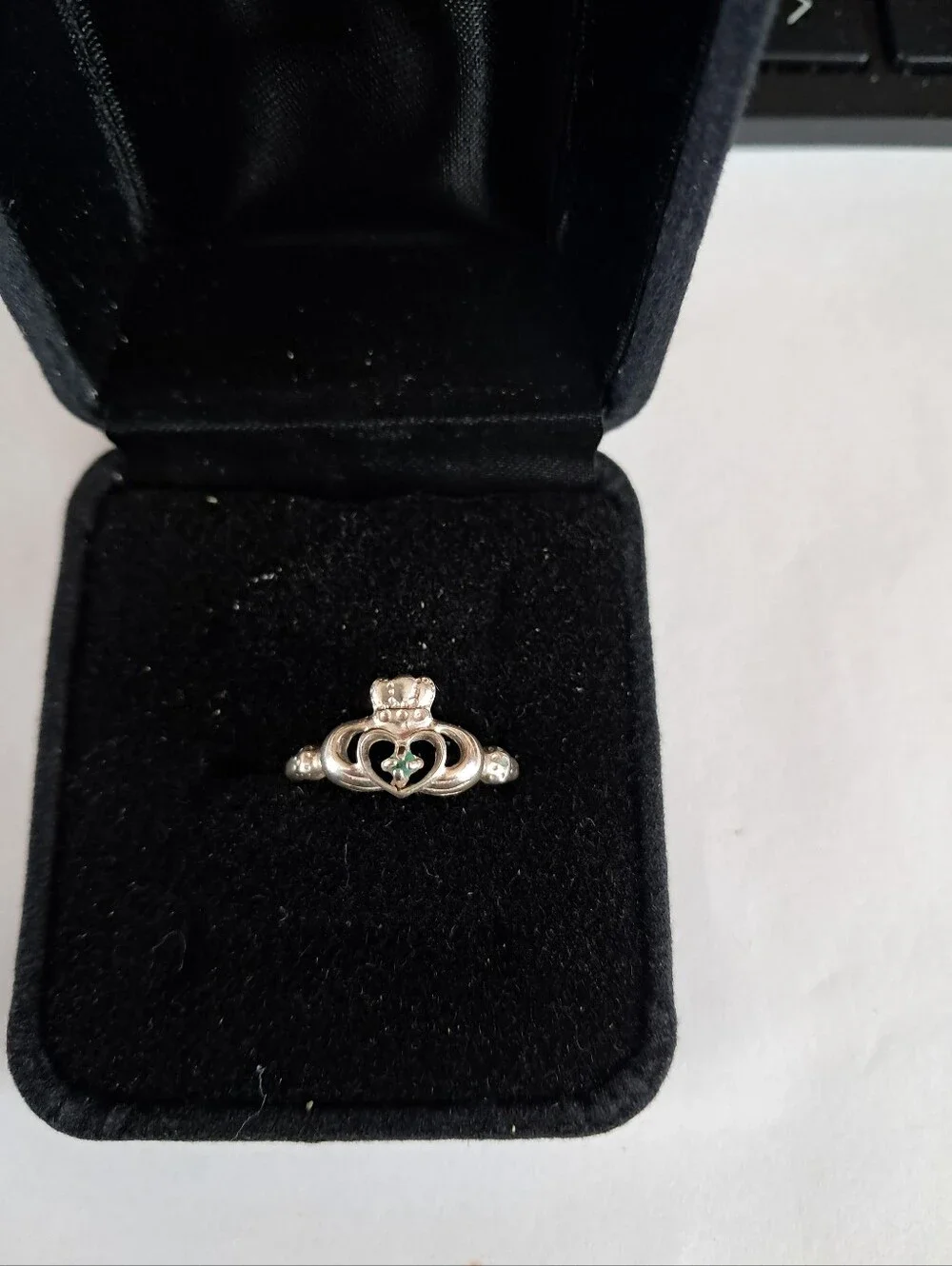 Vintage Sterling Silver 925 Round Cut Natural Emerald Claddagh Ring Size 6